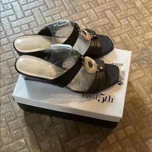 New East5th brown dress sandals